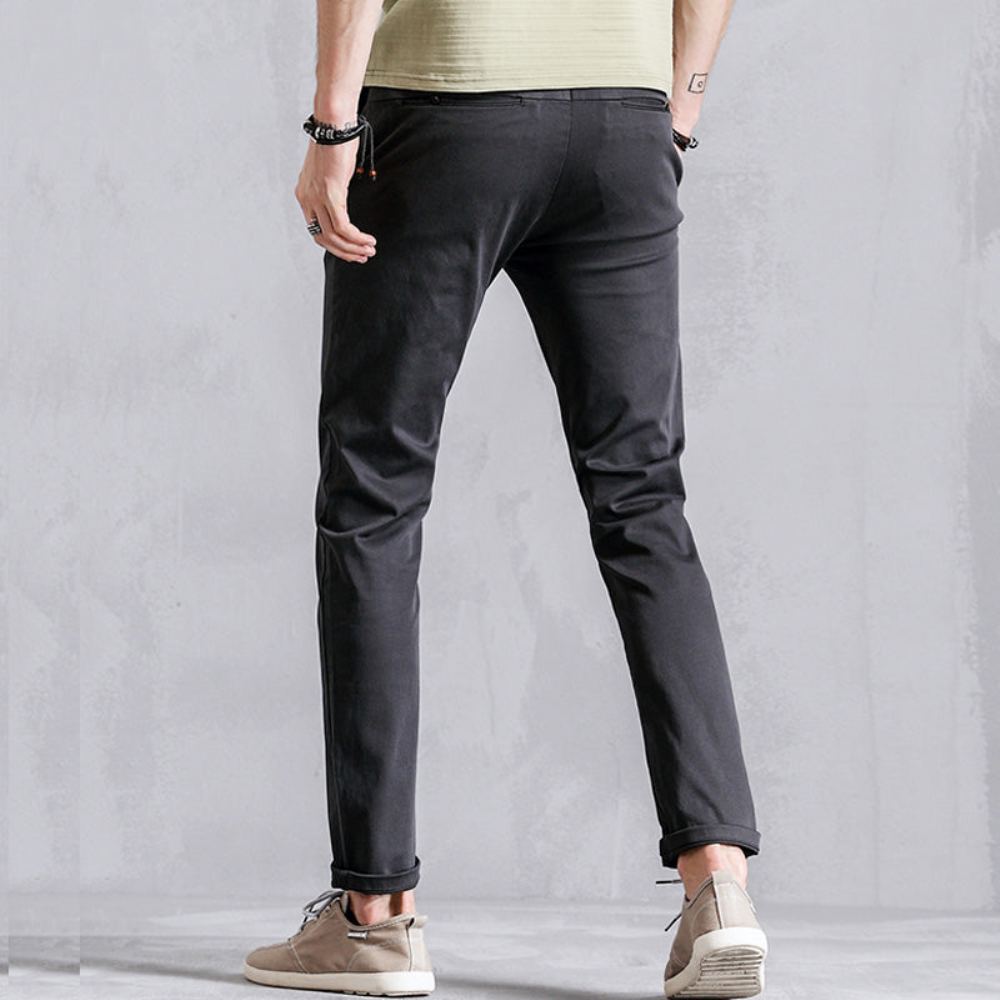 Muodikkaat Slim Fit Housut